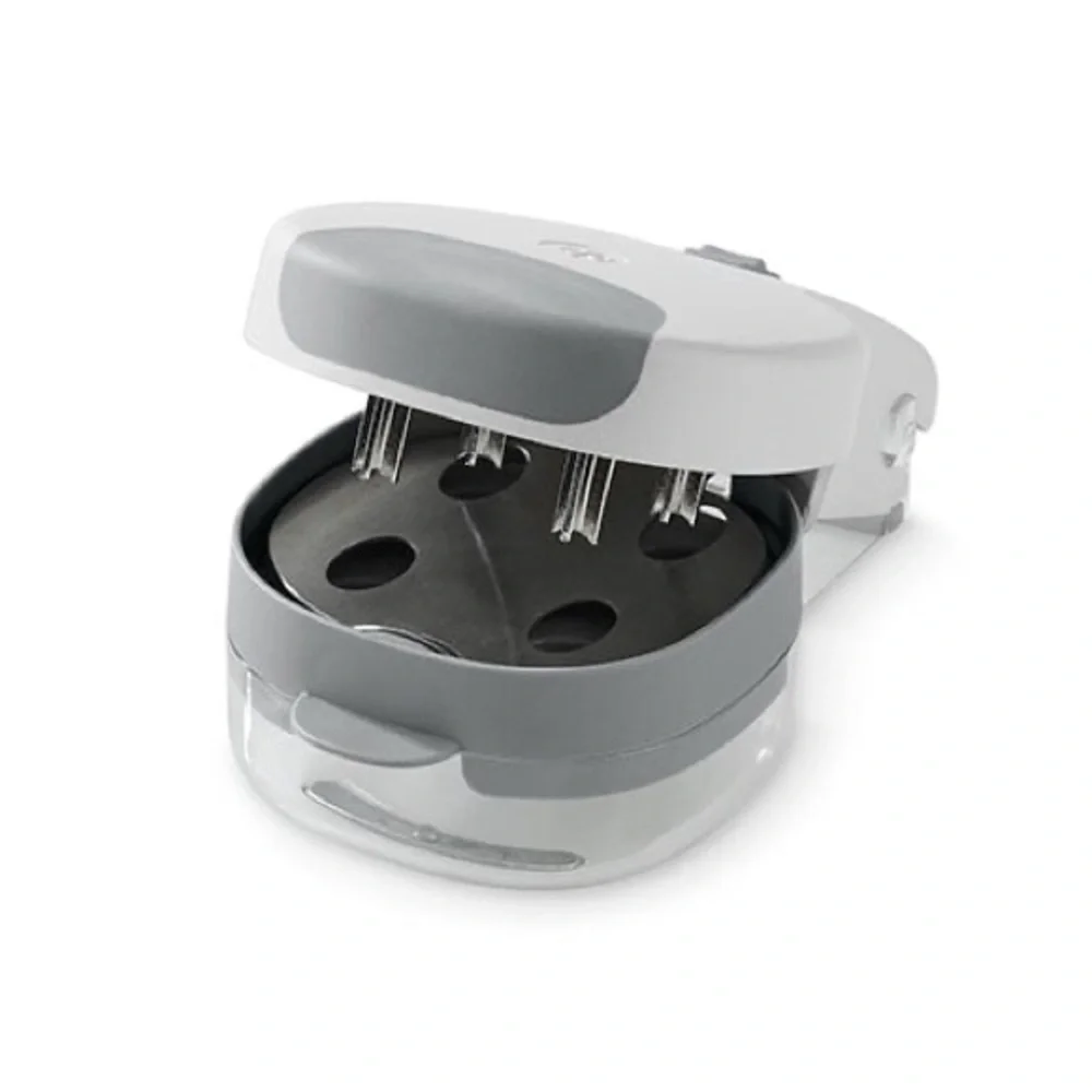 Pre-Owned Pampered Chef’s Cherry & Olive Pitter - Picture 2 of 7